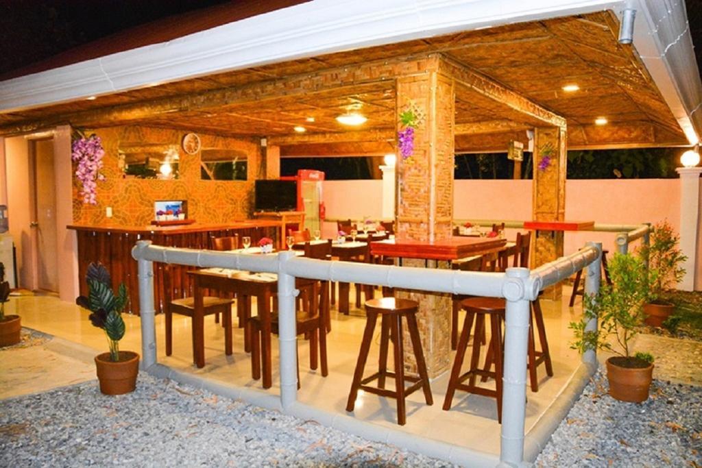 Alona Studios Apartment Hotel Panglao Island Exterior photo